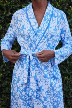 Lake Pima Robe In Sky Floral -Fashion - Pajamas LAKE Spring2023 CHS PimaRobe SkyFloral Final 5005