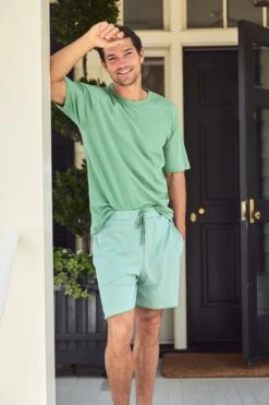 Fashion - Pajamas -Fashion - Pajamas LAKE Webcrop Summer23 MensPimaShortsSet Spruce 8712