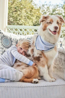 Lake Kids Long-Long Set In Seaside 7 Lake Kids Long-Long Set In Seaside -Fashion - Pajamas LAKE Website WebCrop KidsLongLongSet Seaside Final 2273